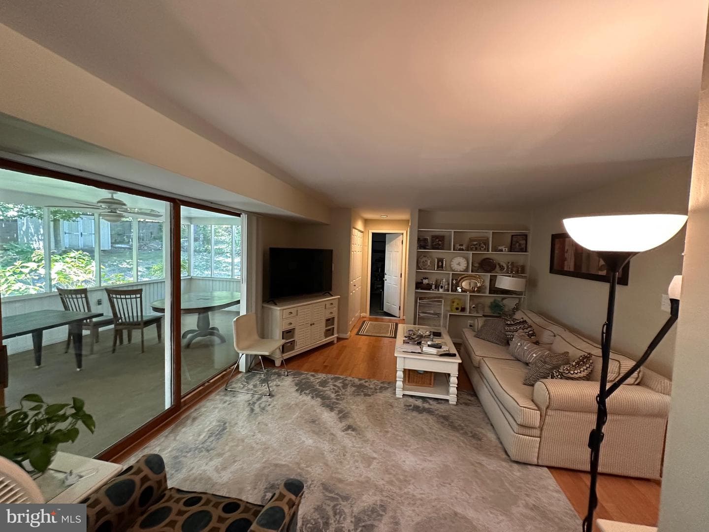 4314 Selkirk Drive photo 9