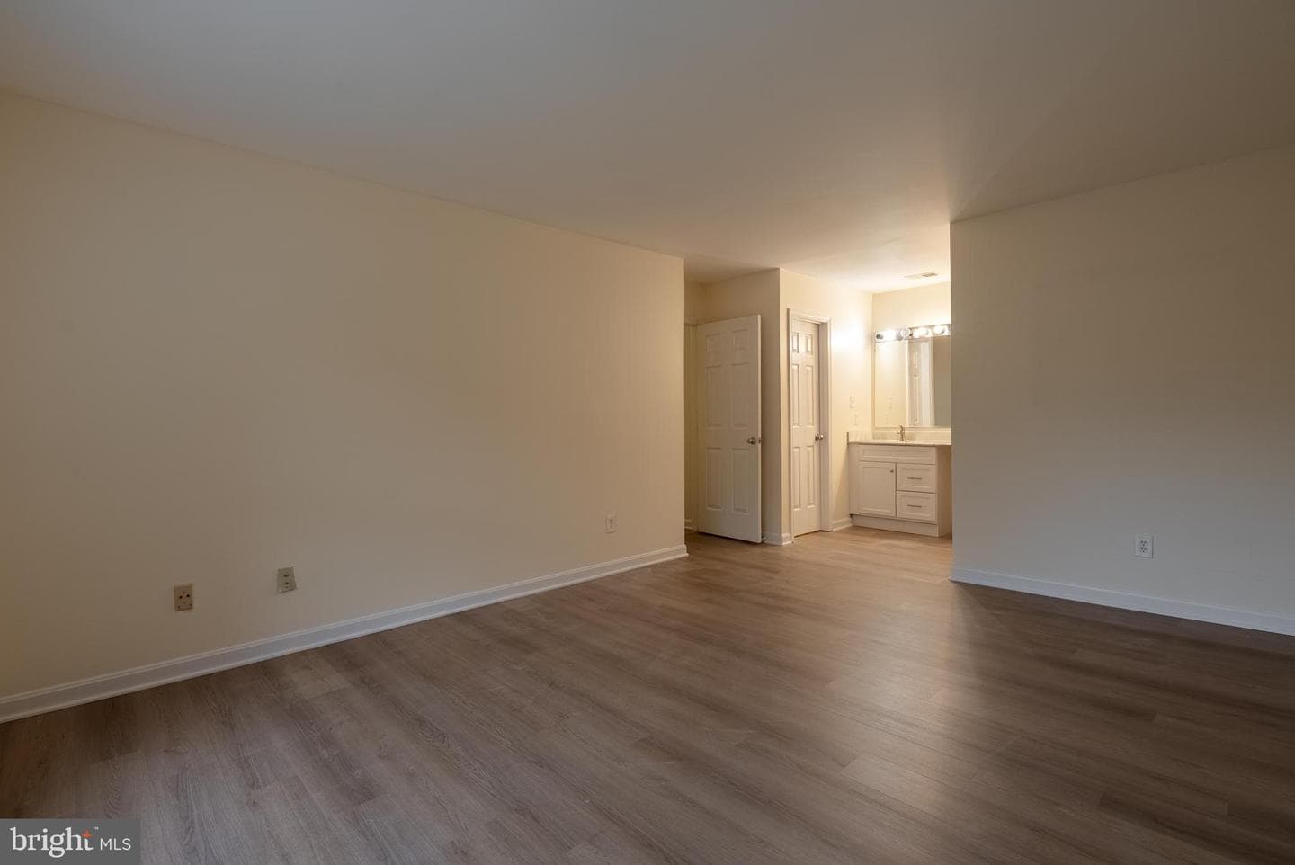 2820 Lee Oaks Place #302 photo 18