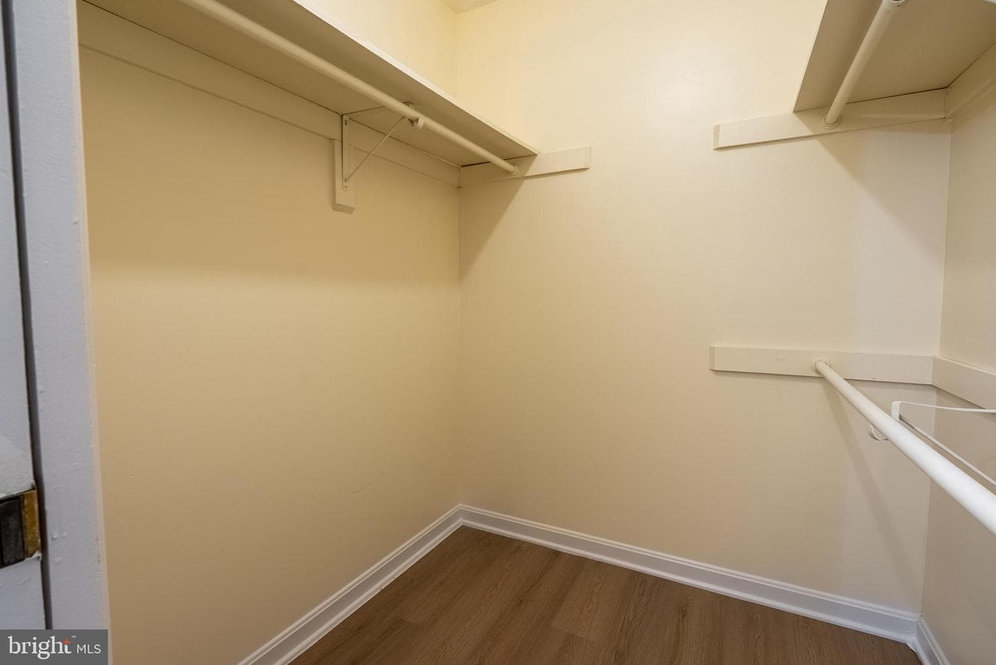 2820 Lee Oaks Place #302 photo 20