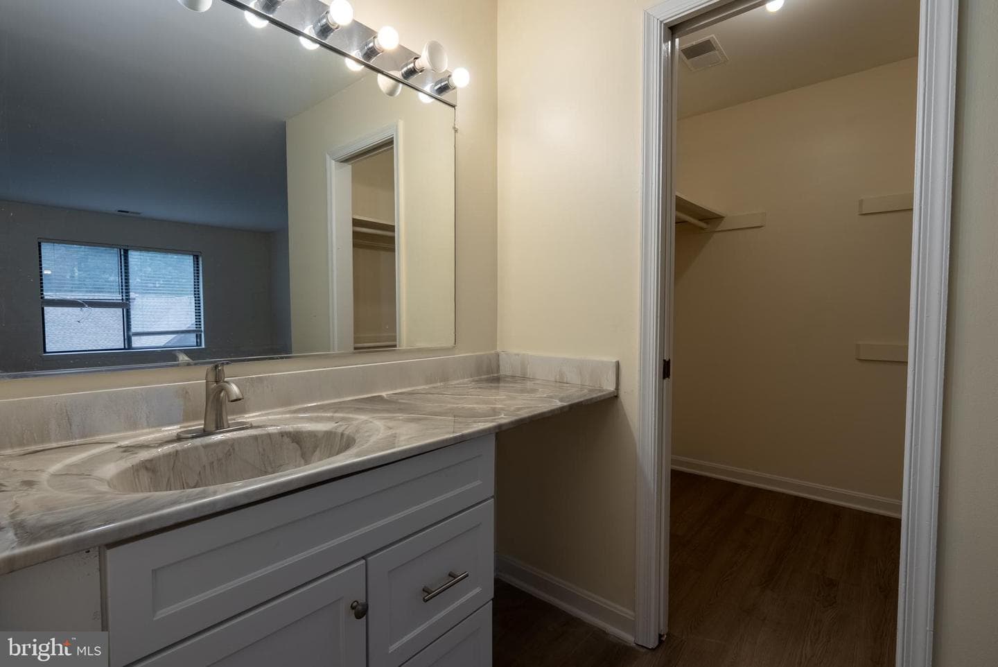 2820 Lee Oaks Place #302 photo 21