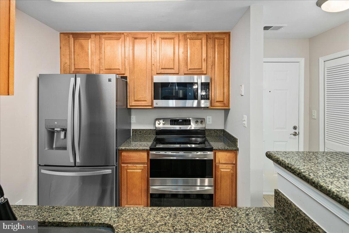 3178 Summit Square Drive #3-C11 photo 4