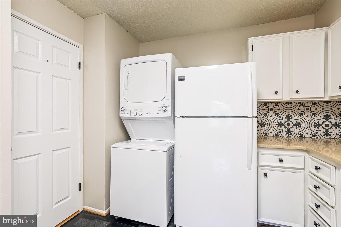 5901 Mount Eagle Drive #516 photo 32