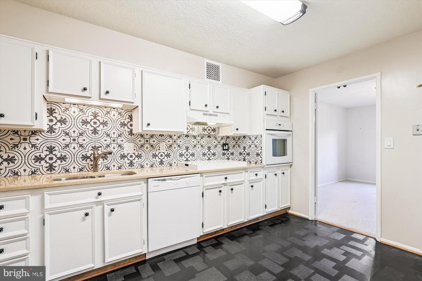 5901 Mount Eagle Drive #516 photo 9