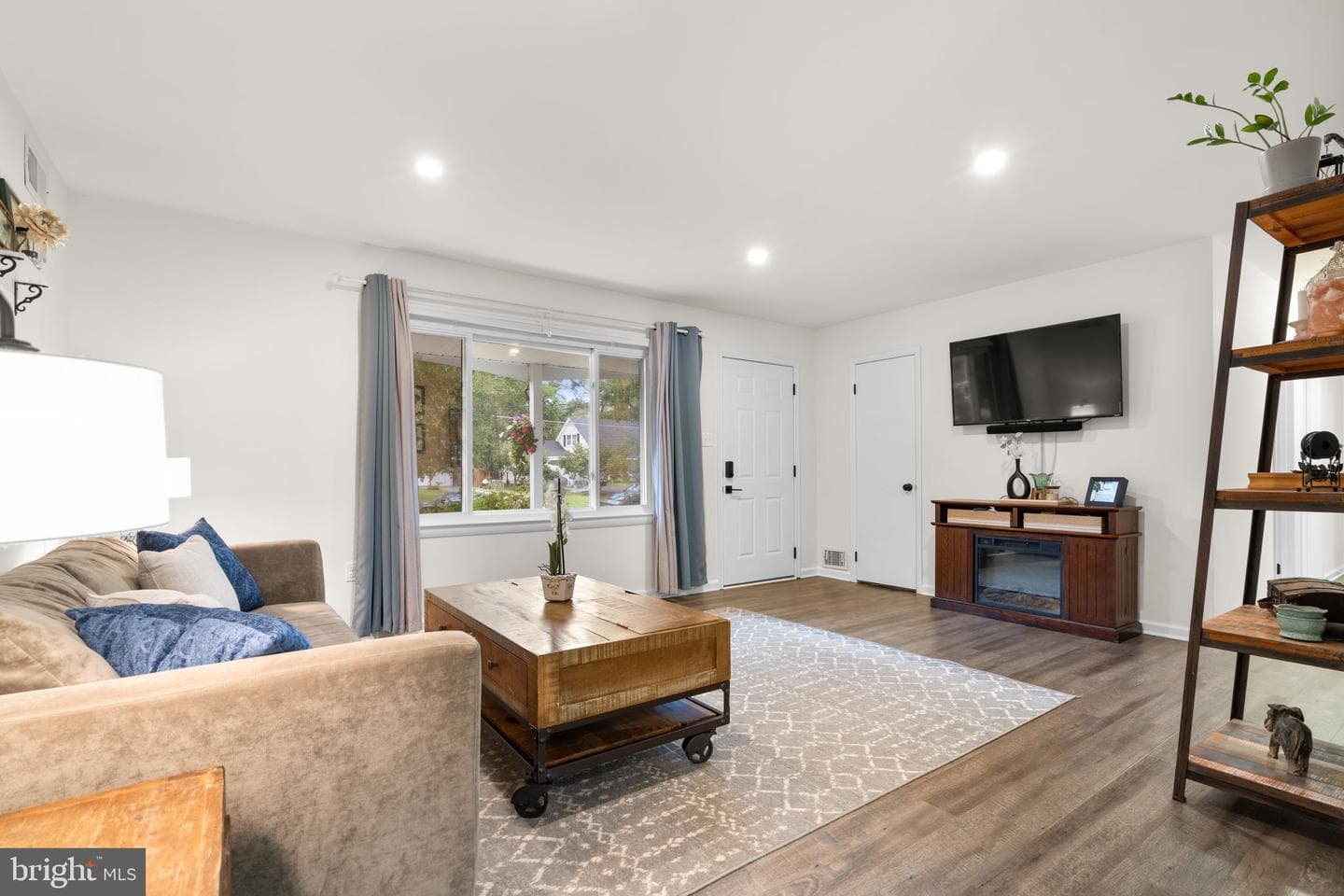 4821 Lawrence Street photo 16