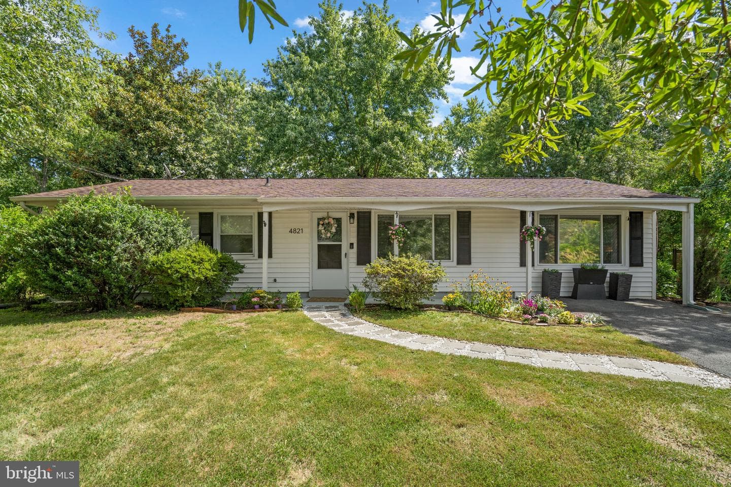4821 Lawrence Street photo 3