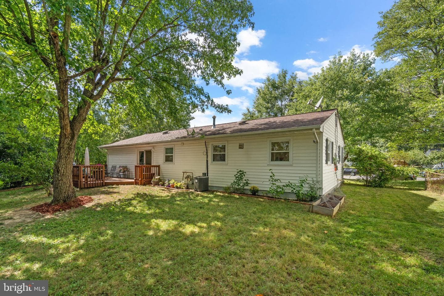 4821 Lawrence Street photo 6