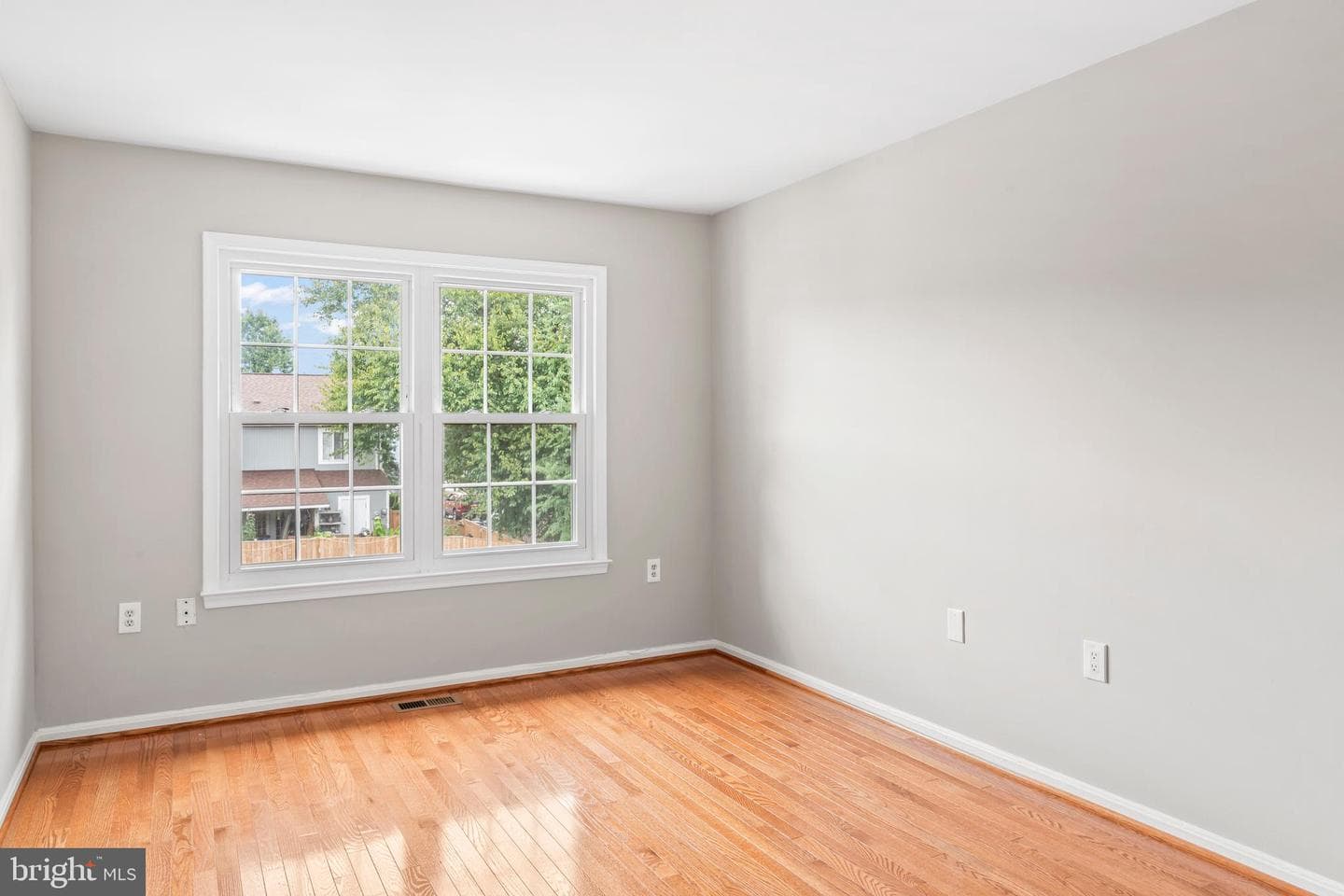 978 Branch Drive photo 32