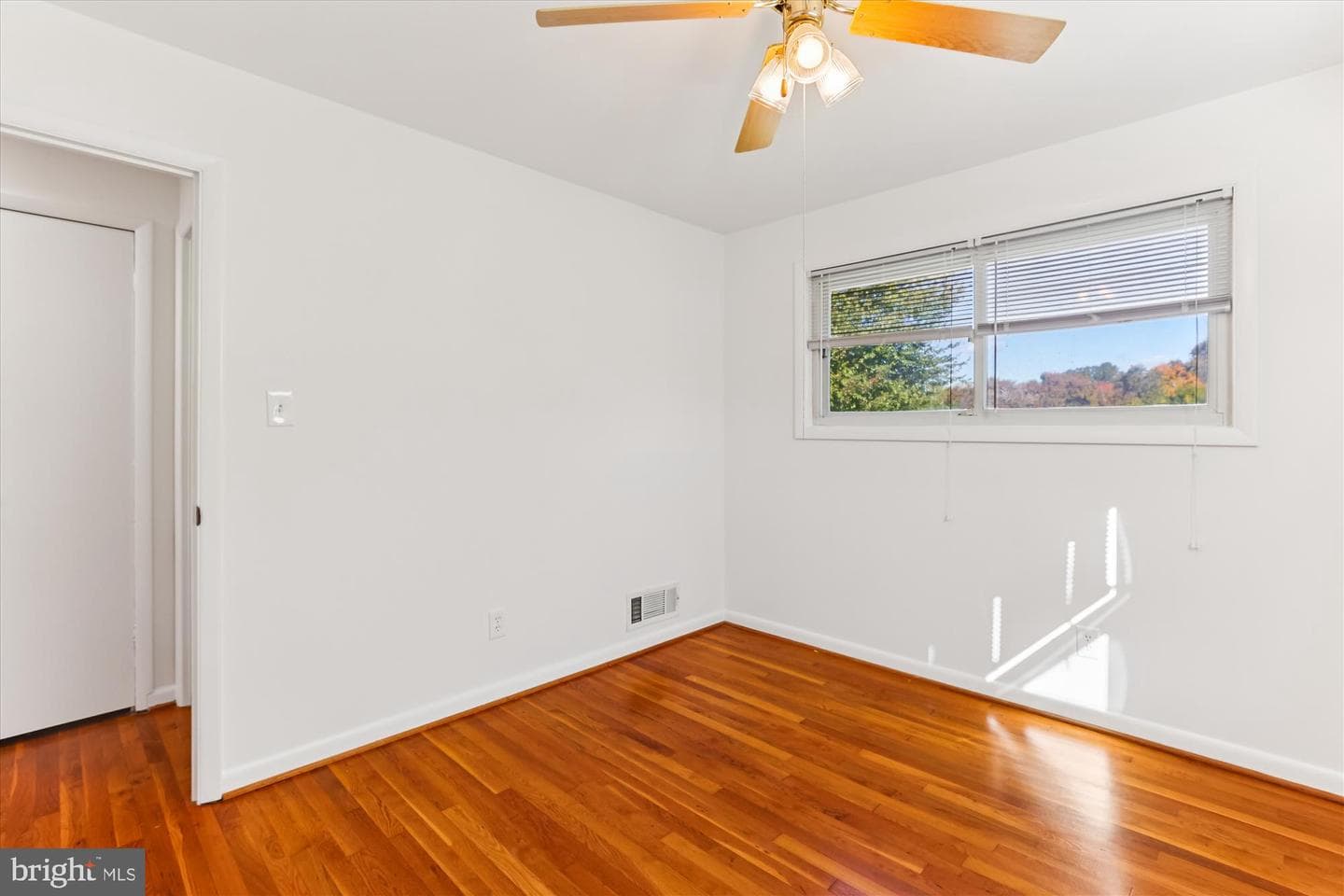 7810 College Lane photo 34