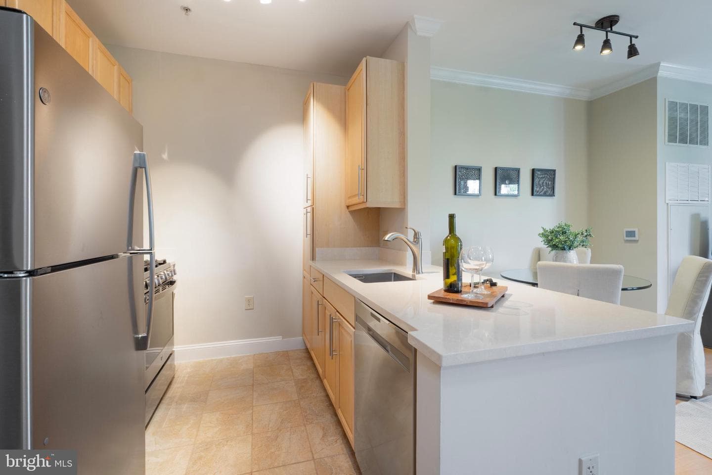 11770 Sunrise Valley Drive #420 photo 4