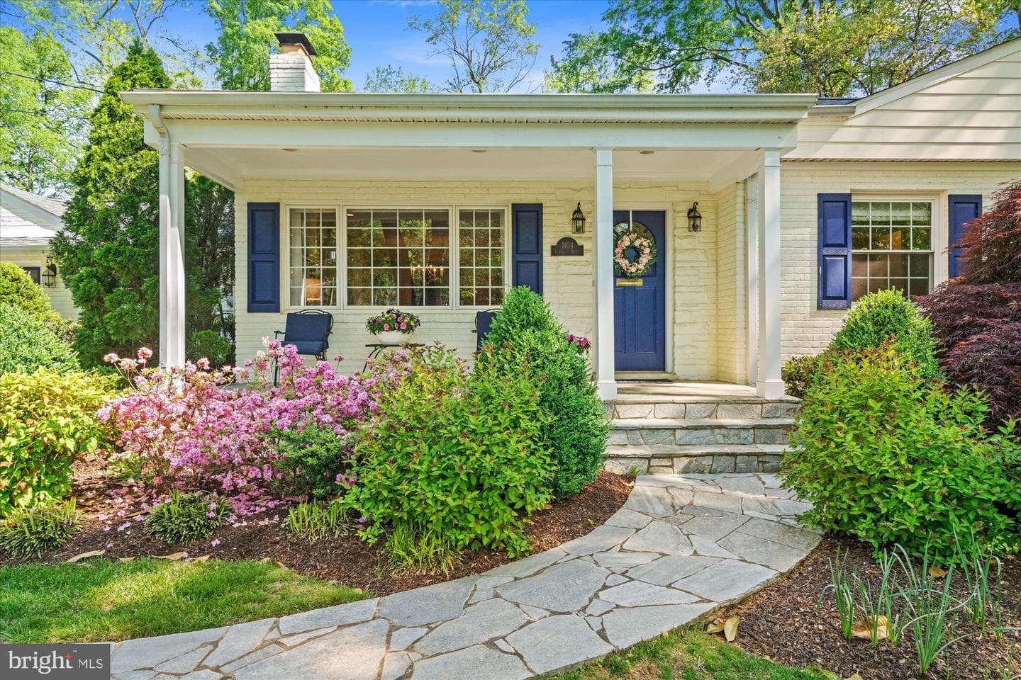 1104 Lyndale Drive photo 4