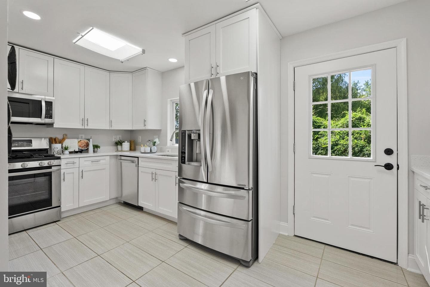 2729 Fairhaven Avenue photo 9