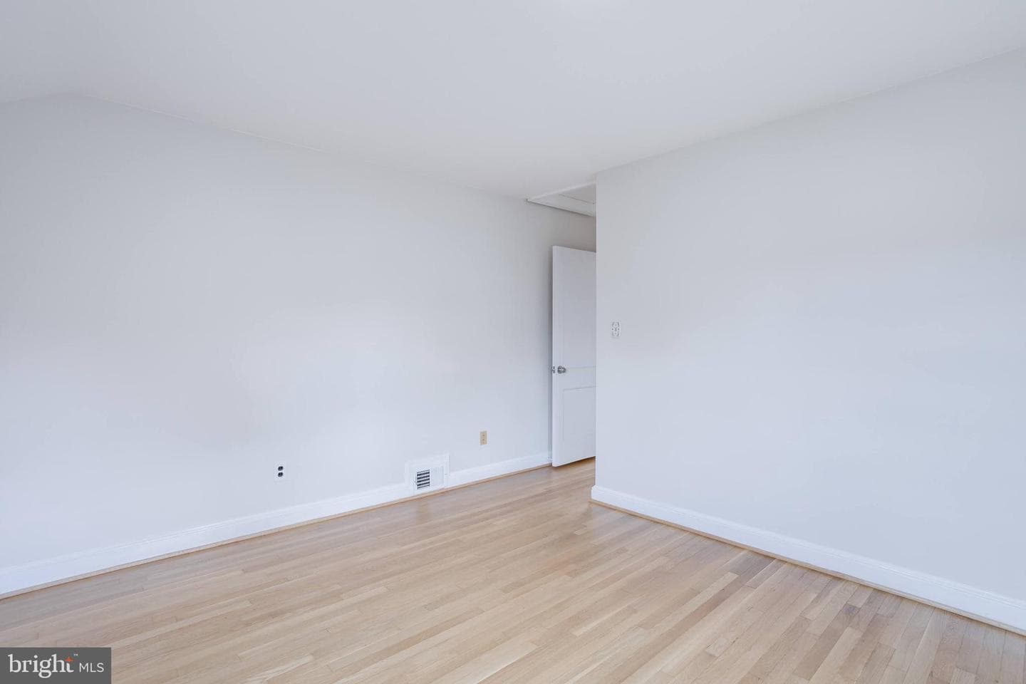 5900 Brunswick Street photo 28