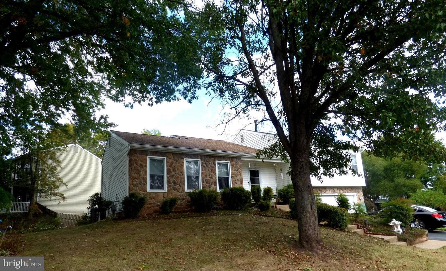 5515 Belle Pond Drive photo 3