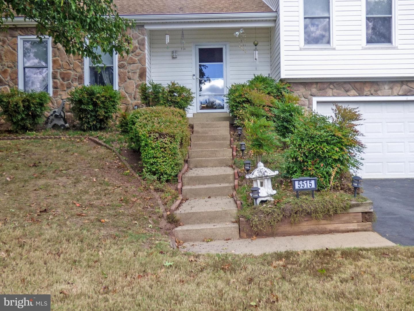 5515 Belle Pond Drive photo 4