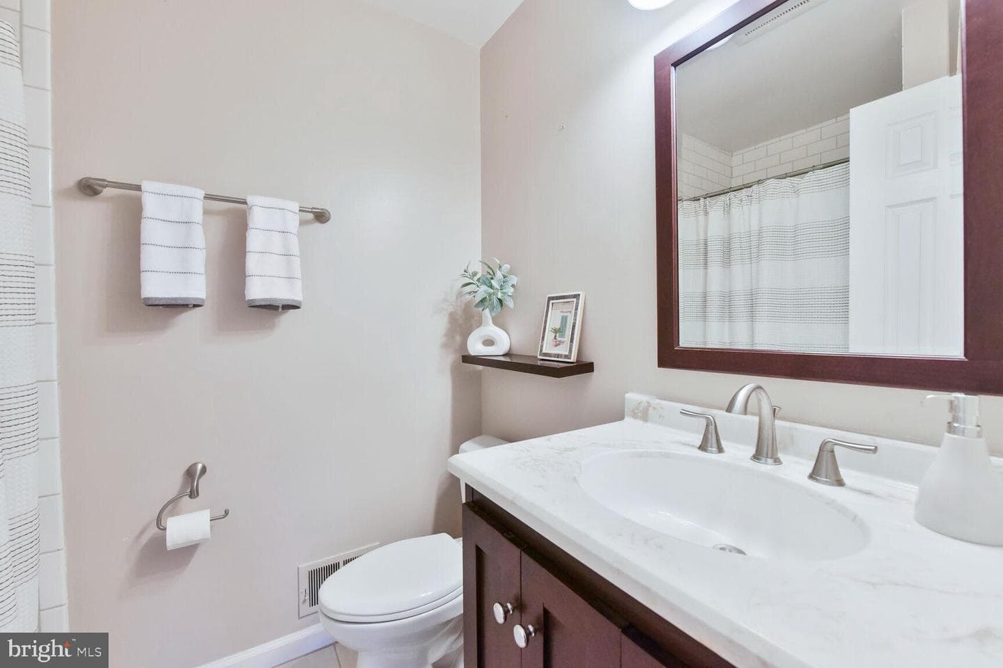 2241 Senseney Lane photo 28