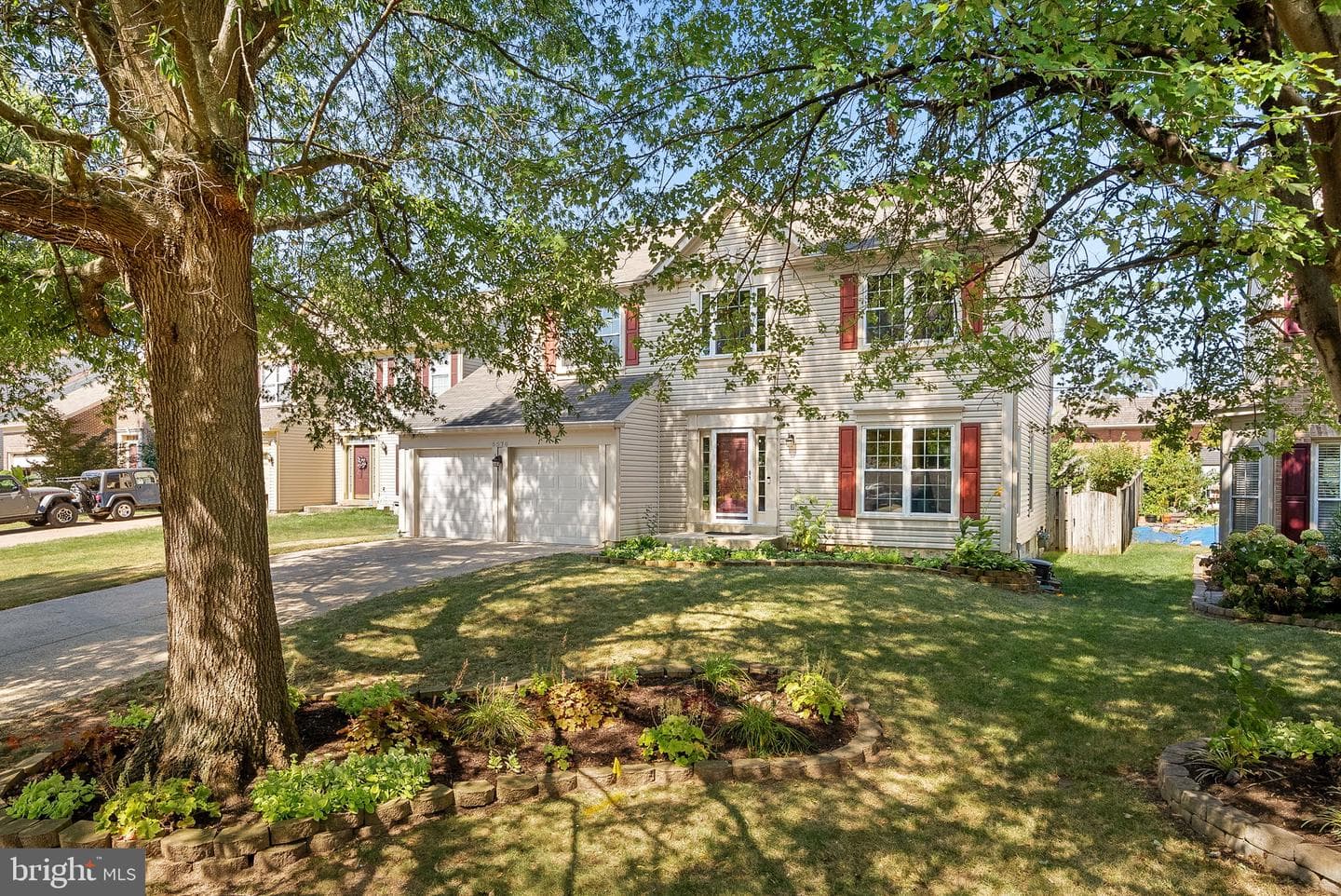 5570 Village Center Drive photo 3