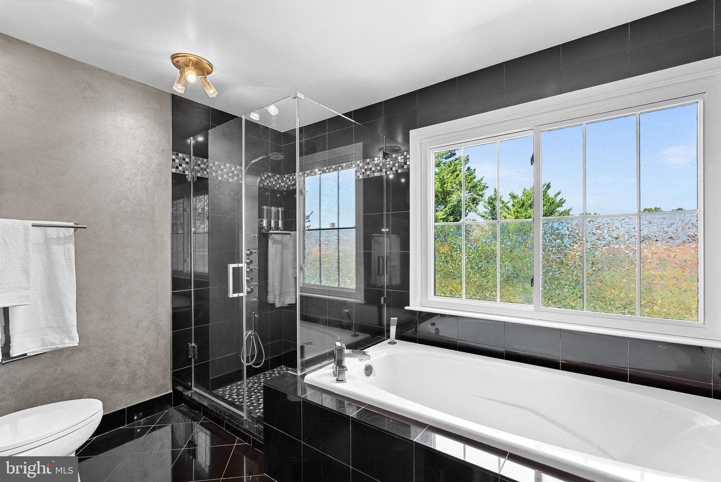 5570 Village Center Drive photo 39