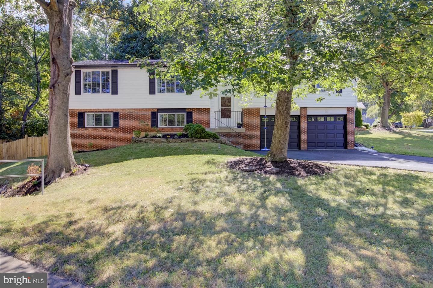 9744 Water Oak Drive photo 2