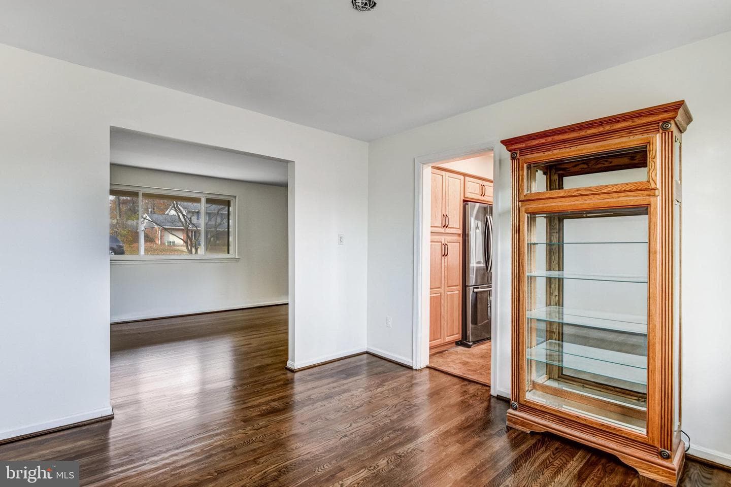 5370 Gainsborough Drive photo 11