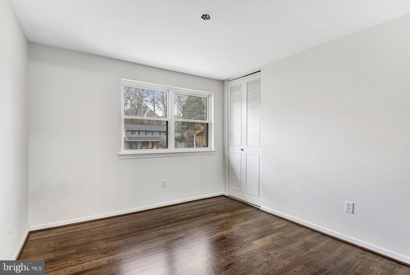 5370 Gainsborough Drive photo 16