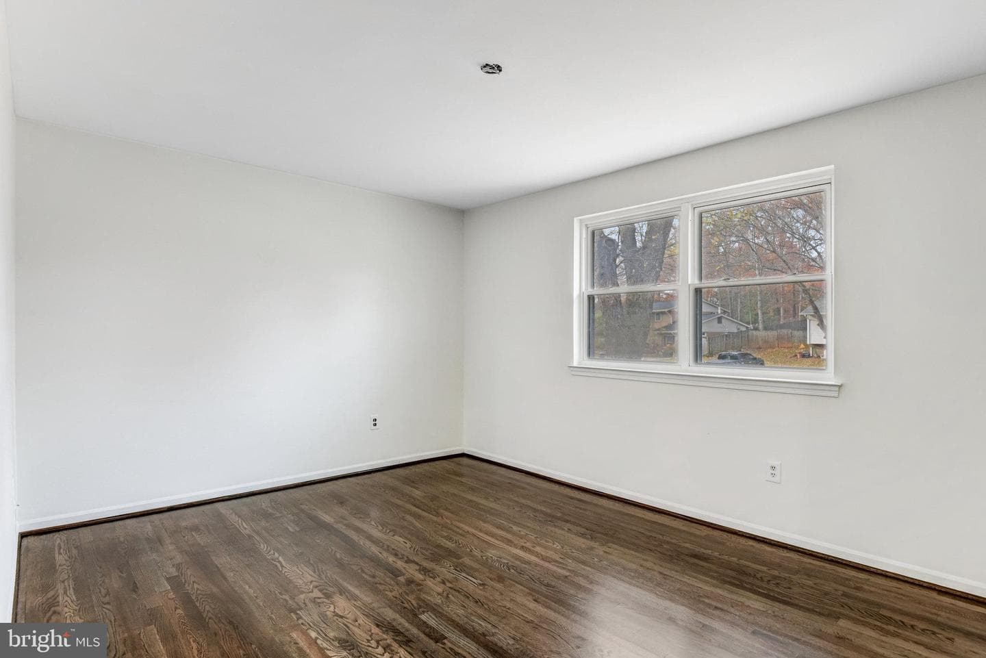 5370 Gainsborough Drive photo 19