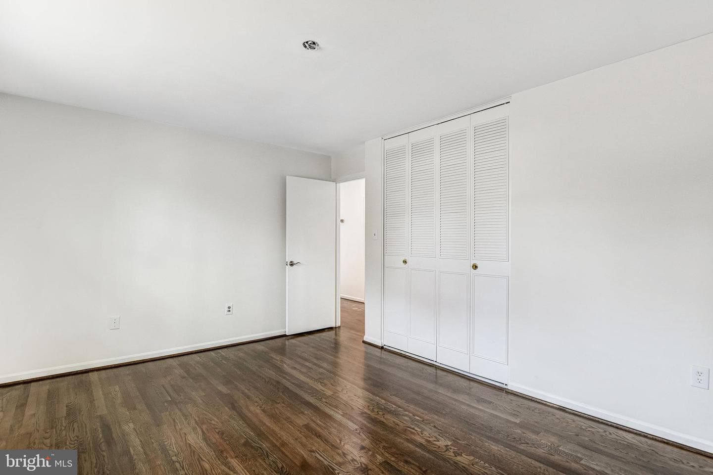 5370 Gainsborough Drive photo 20