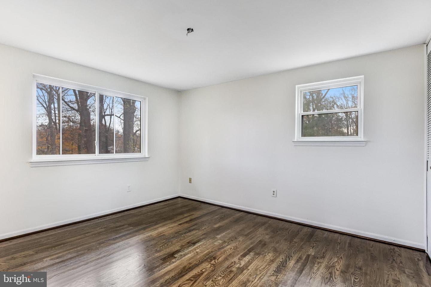 5370 Gainsborough Drive photo 21