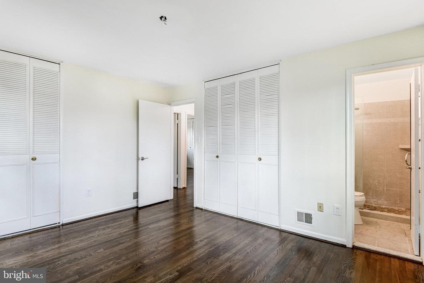 5370 Gainsborough Drive photo 22