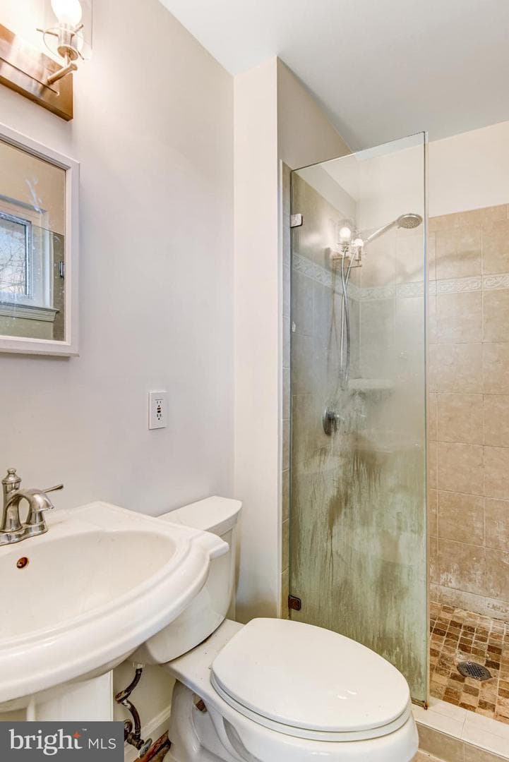 5370 Gainsborough Drive photo 23