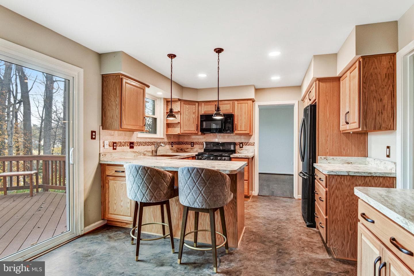 5370 Gainsborough Drive photo 4