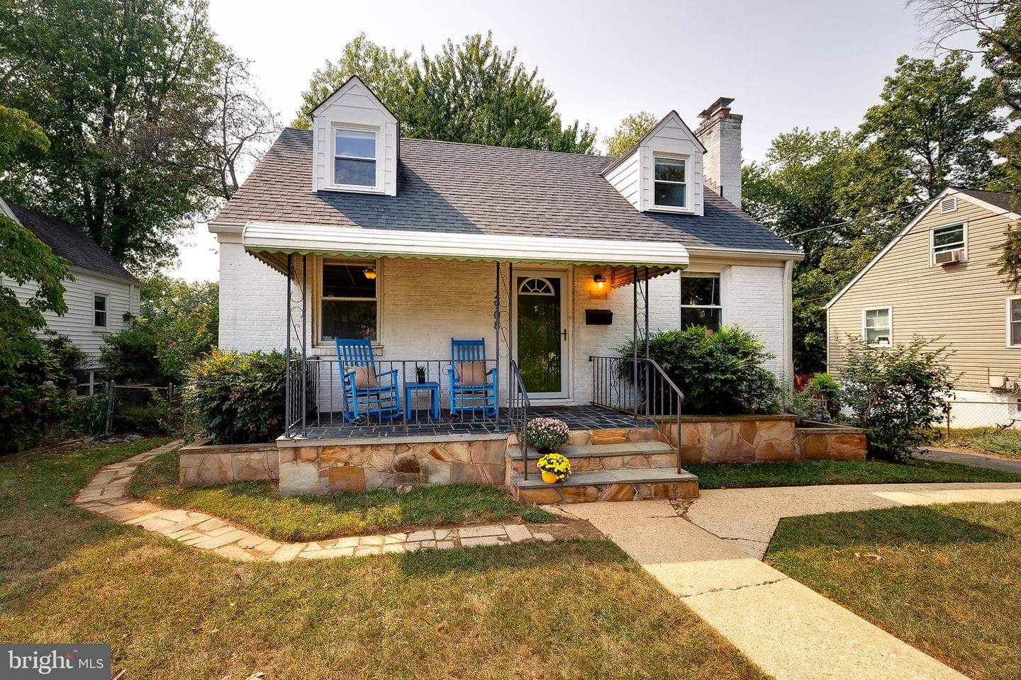 2908 Madison Place photo 2