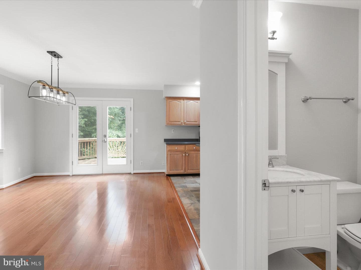 7533 Hollindale photo 40