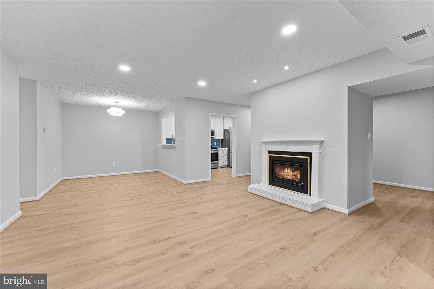 2245 Hunters Run Drive photo 10