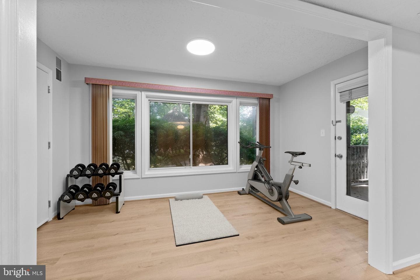2245 Hunters Run Drive photo 12