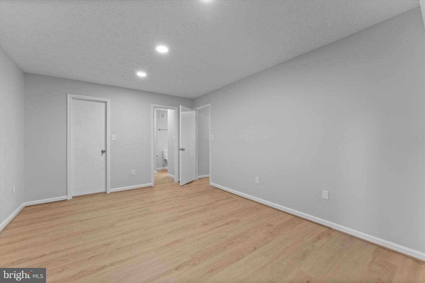 2245 Hunters Run Drive photo 23