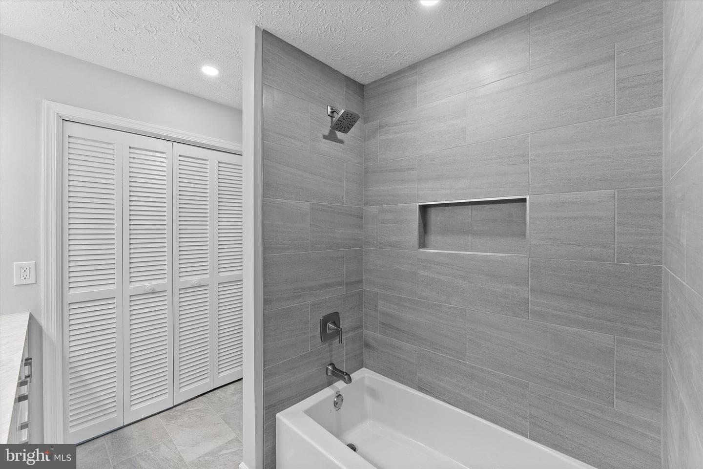2245 Hunters Run Drive photo 28