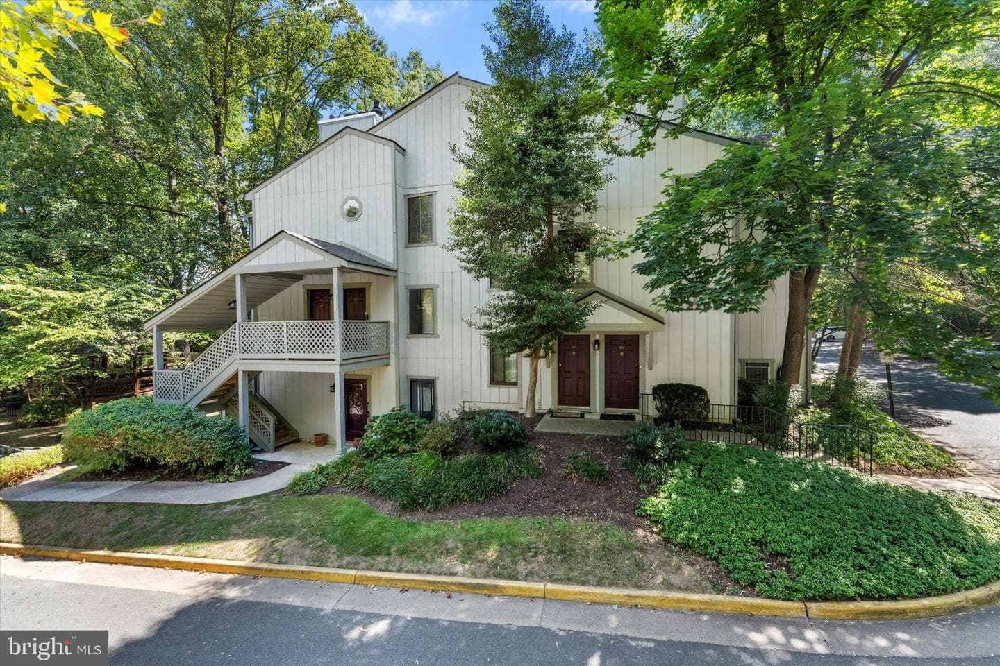 2245 Hunters Run Drive photo 3