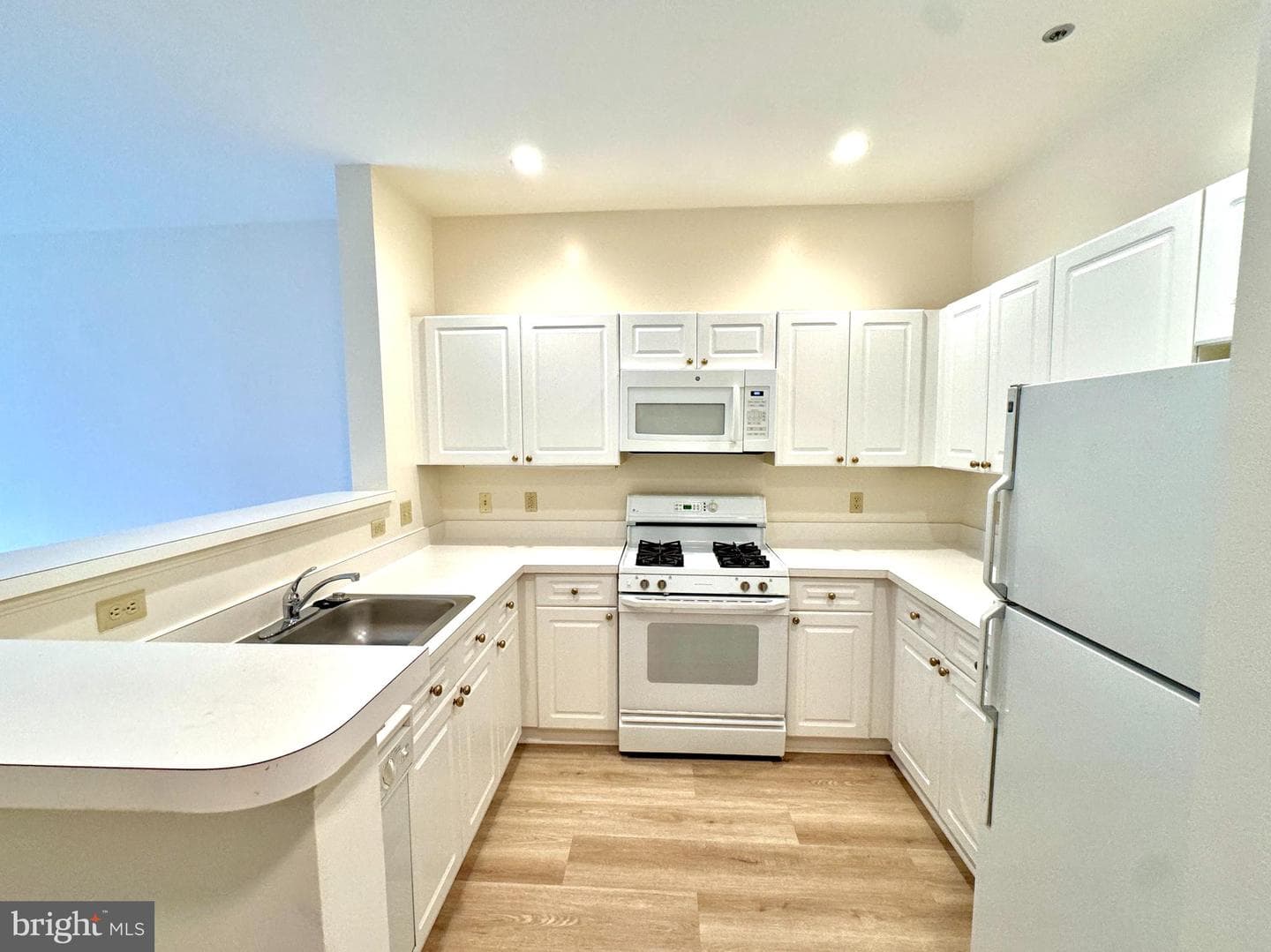 1645 International Drive #126 photo 8
