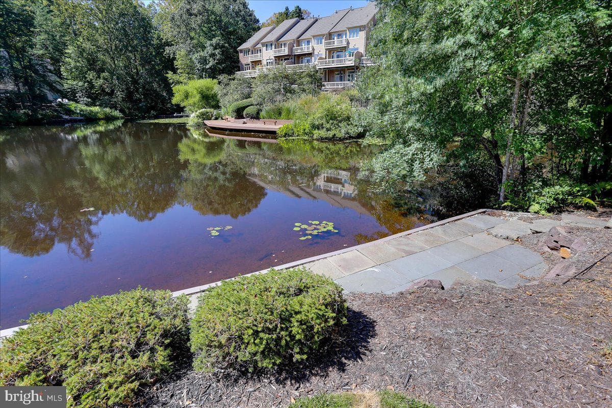 1460 Waterfront Road photo 51