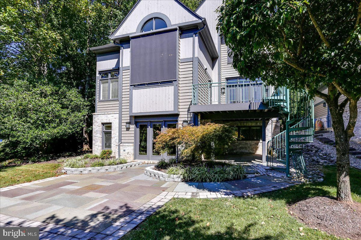 1460 Waterfront Road photo 55