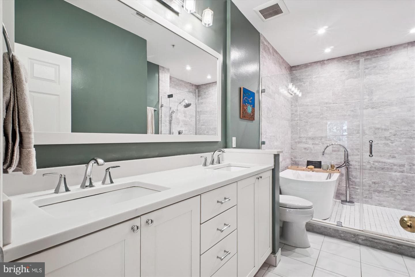 2663 Manhattan Place #310 photo 16