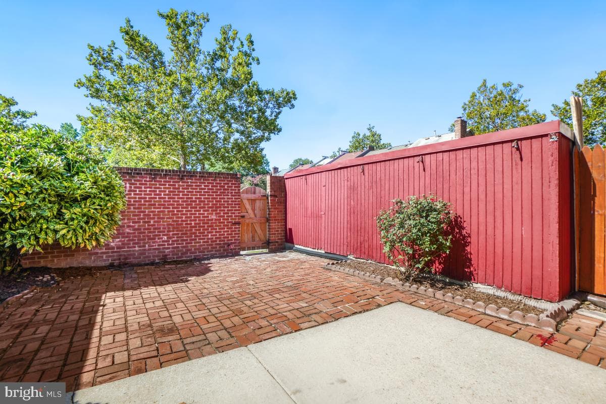 8345 Forrester Boulevard photo 29