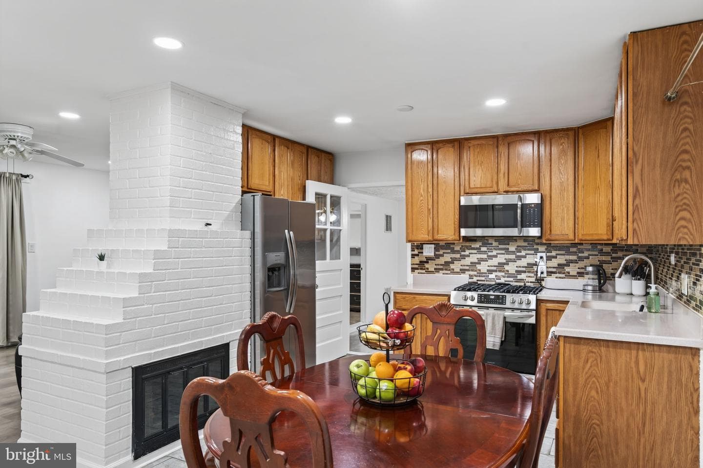 5400 Montgomery Street photo 11