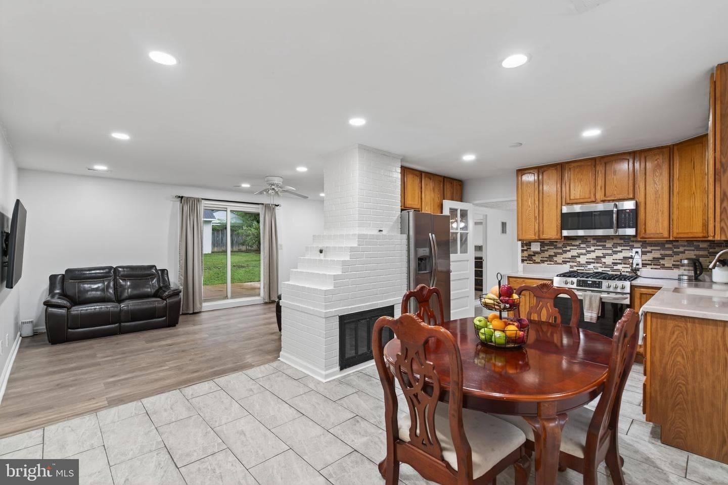 5400 Montgomery Street photo 14