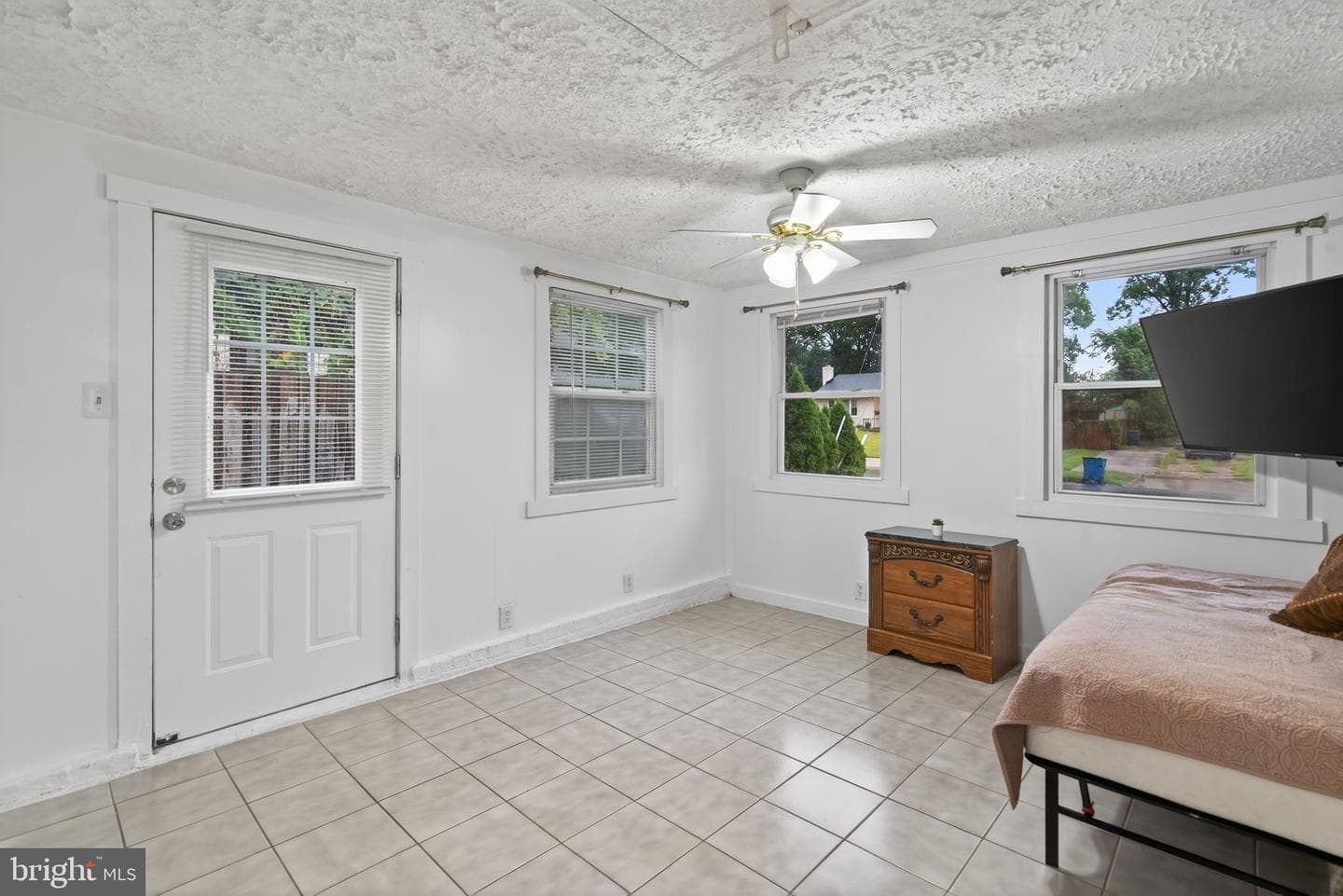 5400 Montgomery Street photo 36