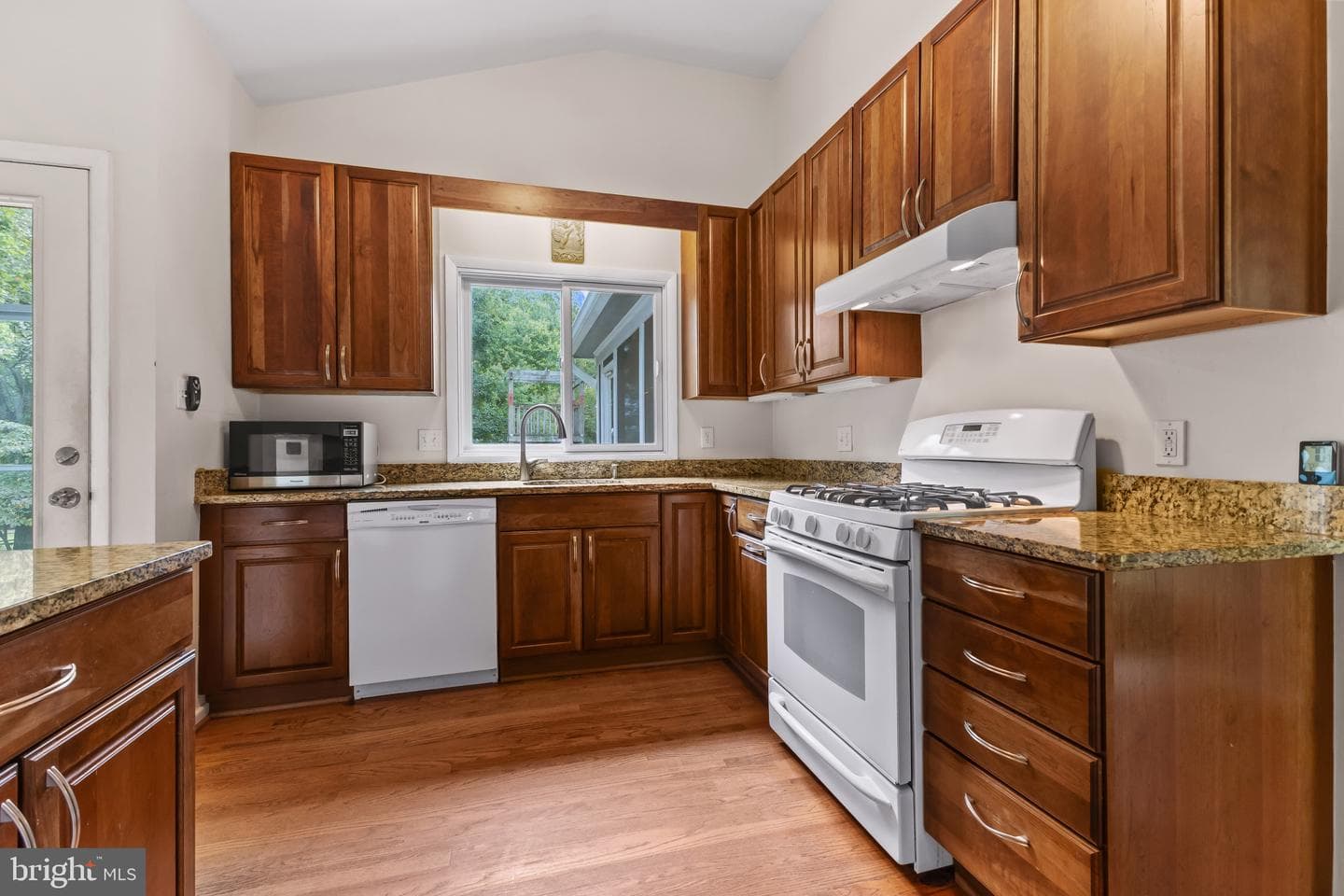 8517 Marquette photo 11
