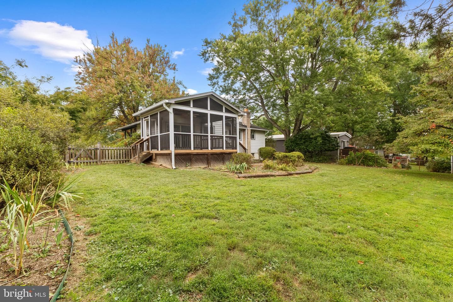 8517 Marquette photo 29