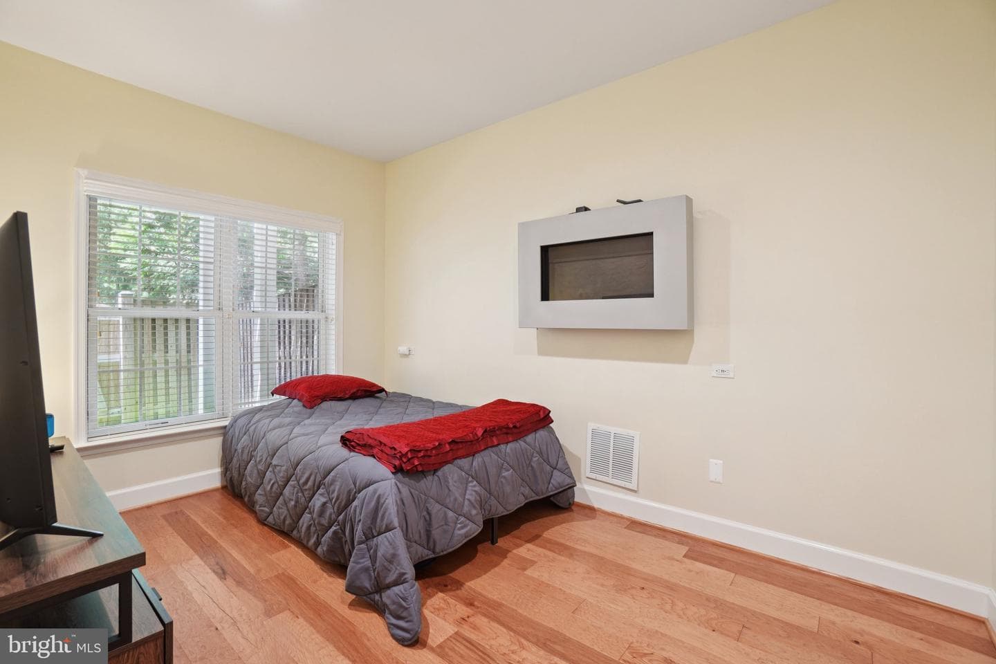 2402 Huntington Park Drive photo 23