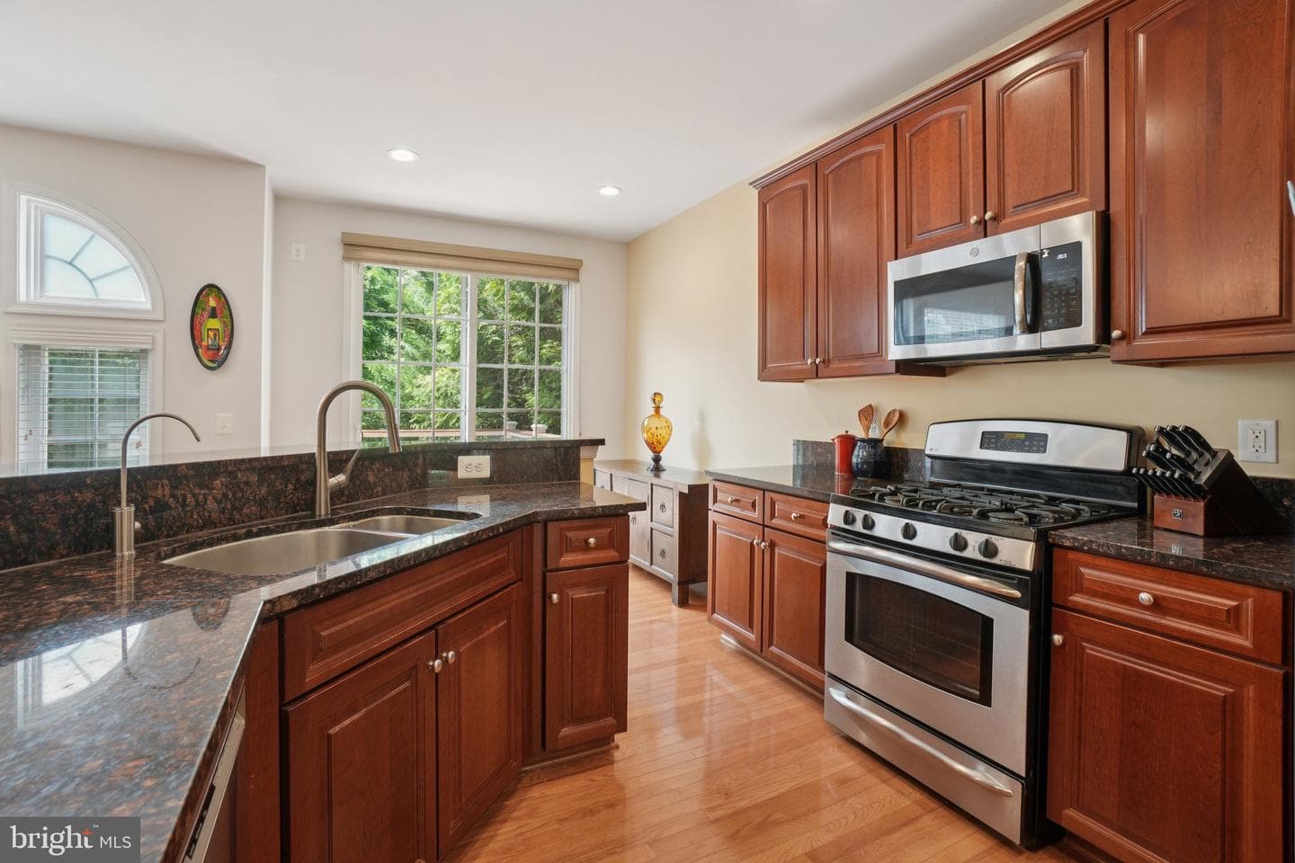2402 Huntington Park Drive photo 9