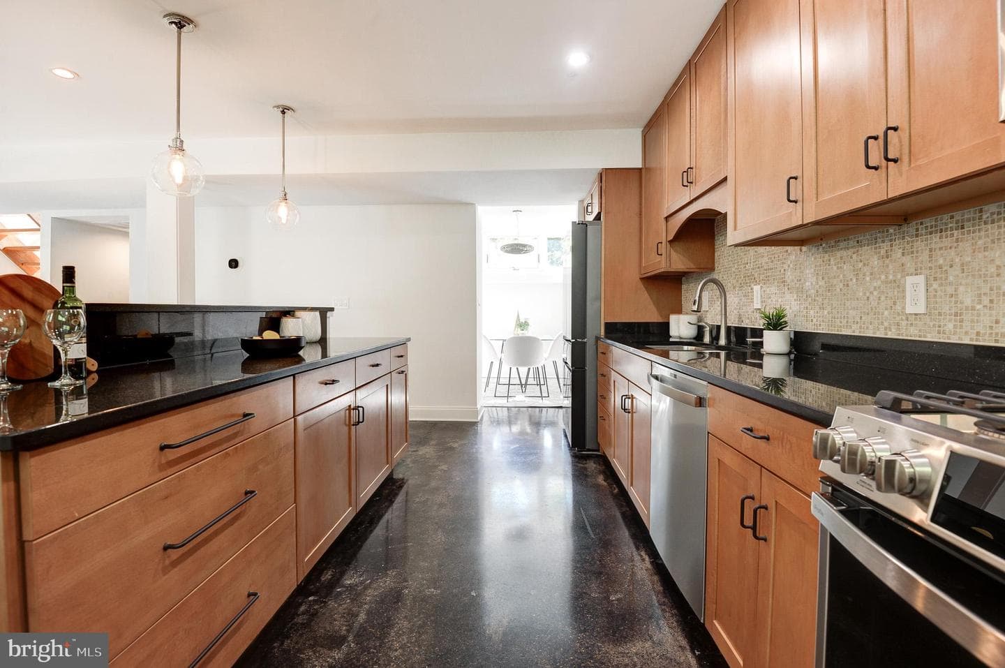 11533 Maple Ridge Road photo 6